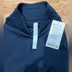 NWT lululemon athletica Navy Leggings size 4
